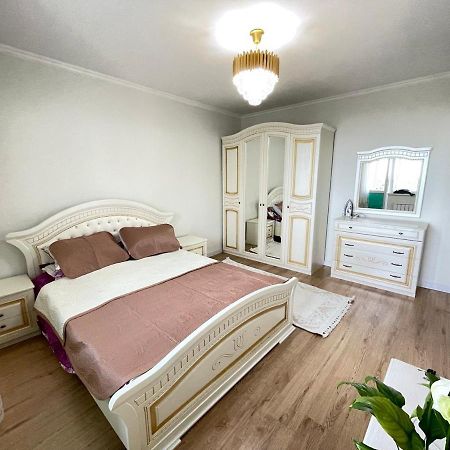 Apartment In Αλμάτι Εξωτερικό φωτογραφία