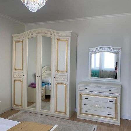 Apartment In Αλμάτι Εξωτερικό φωτογραφία